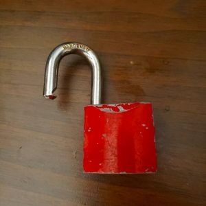 Vintage Red Lock with 1 key